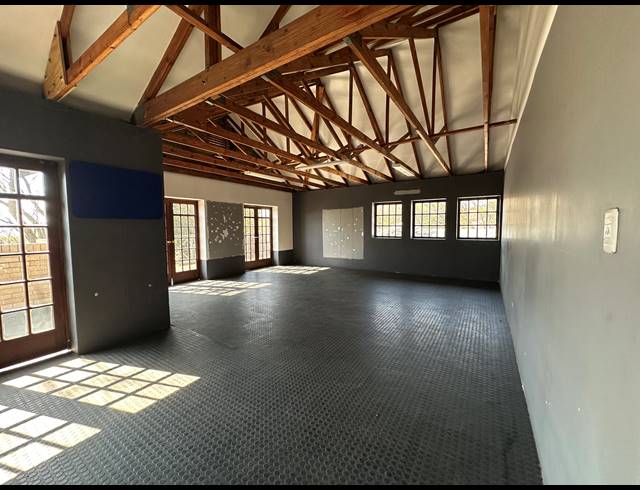 186M² OFFICE TO LET IN PARKMORE
